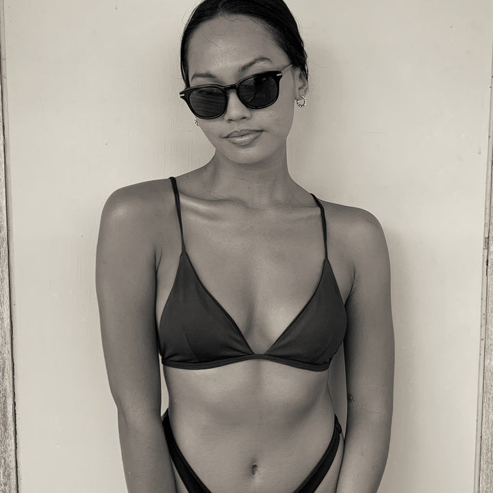 Amayas in gloss black